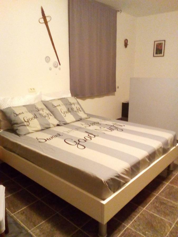 Appartamento Ella Pola Esterno foto