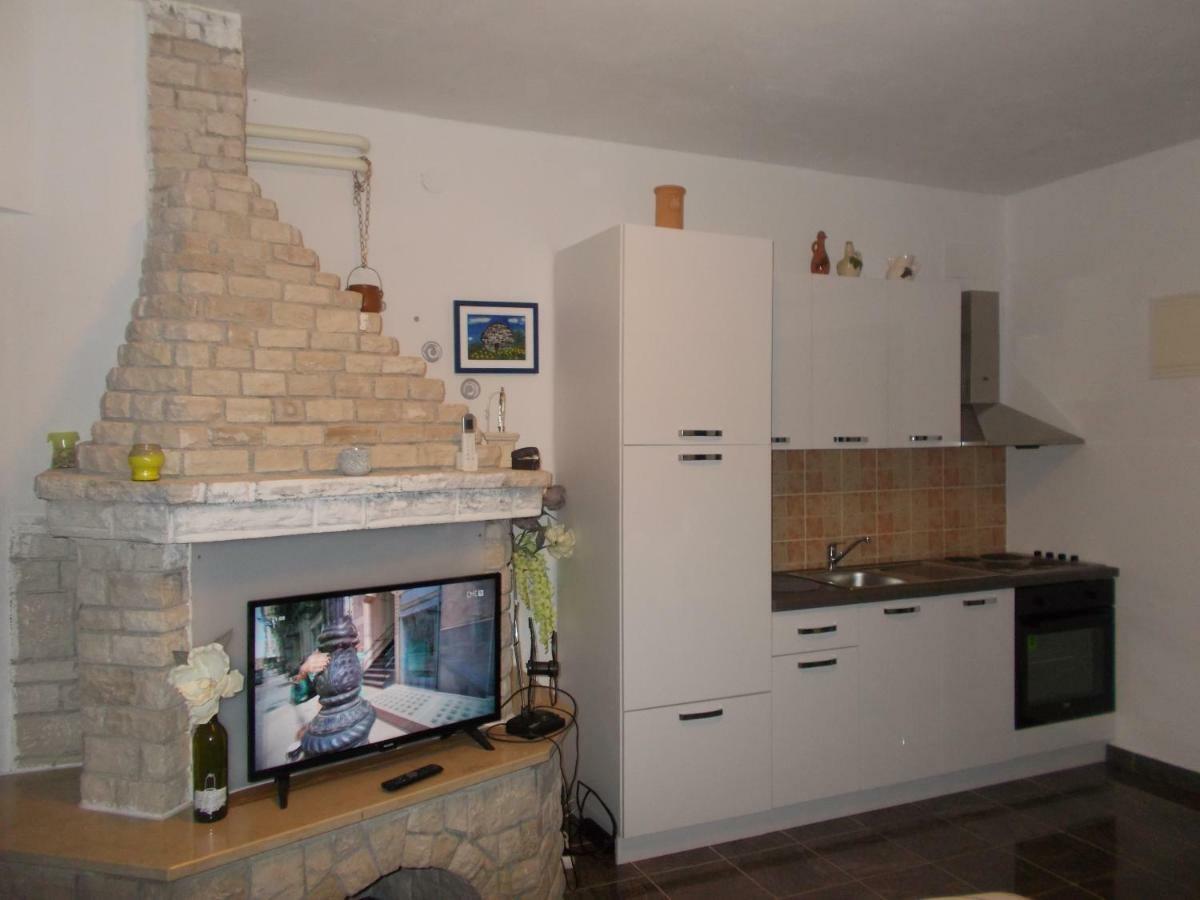 Appartamento Ella Pola Esterno foto